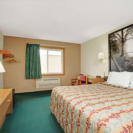 Super 8 By Wyndham Rogers Minnesota Exterior foto